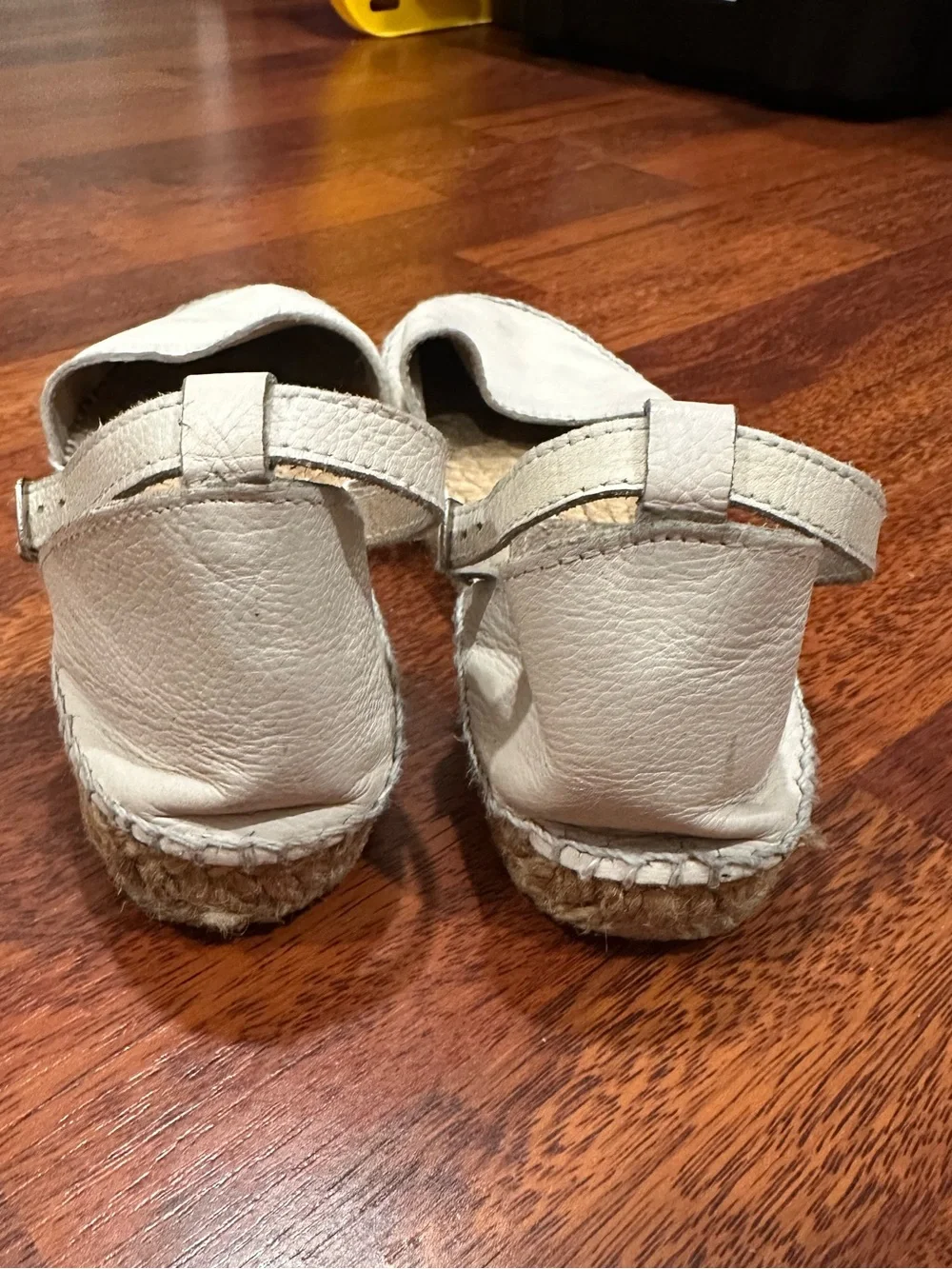 Adolfo Dominguez cream leather ankle strap Espadrille Flat Sandals. 7.5. Boho